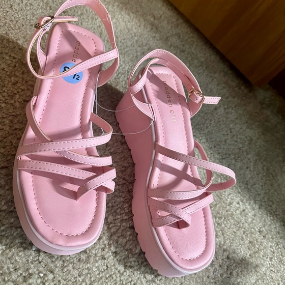 Madden Girl | Vaultt Wedge Platform Strappy Sandal in Pink Paris, size 8.5 - Picture 4 of 10